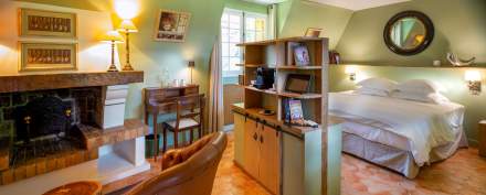 Chambre spacieuse au coeur du parc de l'hôtel de luxe l'Auberge des Templiers, Loiret